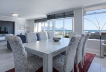 Verhuizen naar de toonaangevende vloer van een niveau